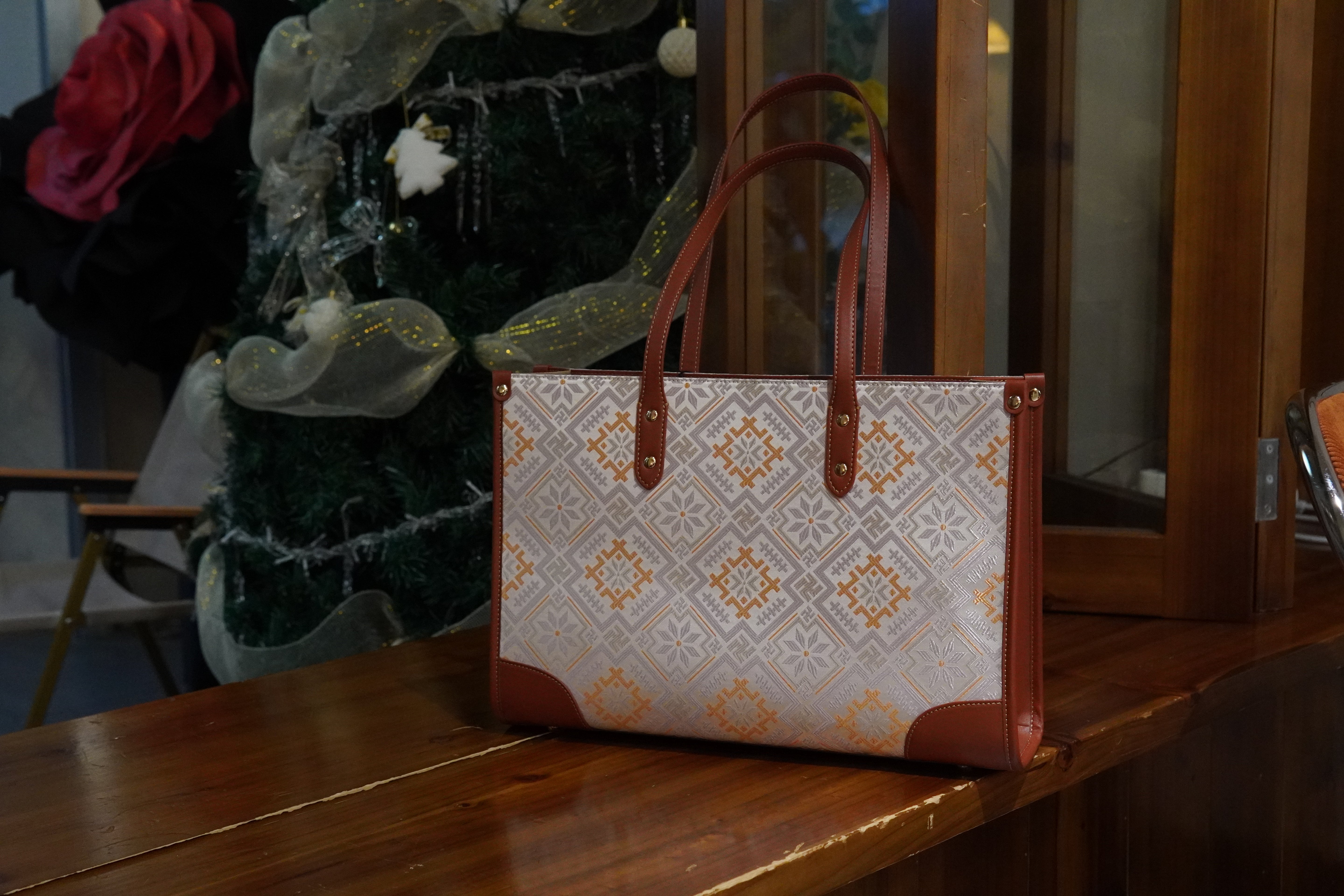 Women's Zhuang Brocade Shoulder Bag - detail image 2