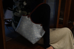 Women's Zhuang Brocade Shoulder Bag - model image 3