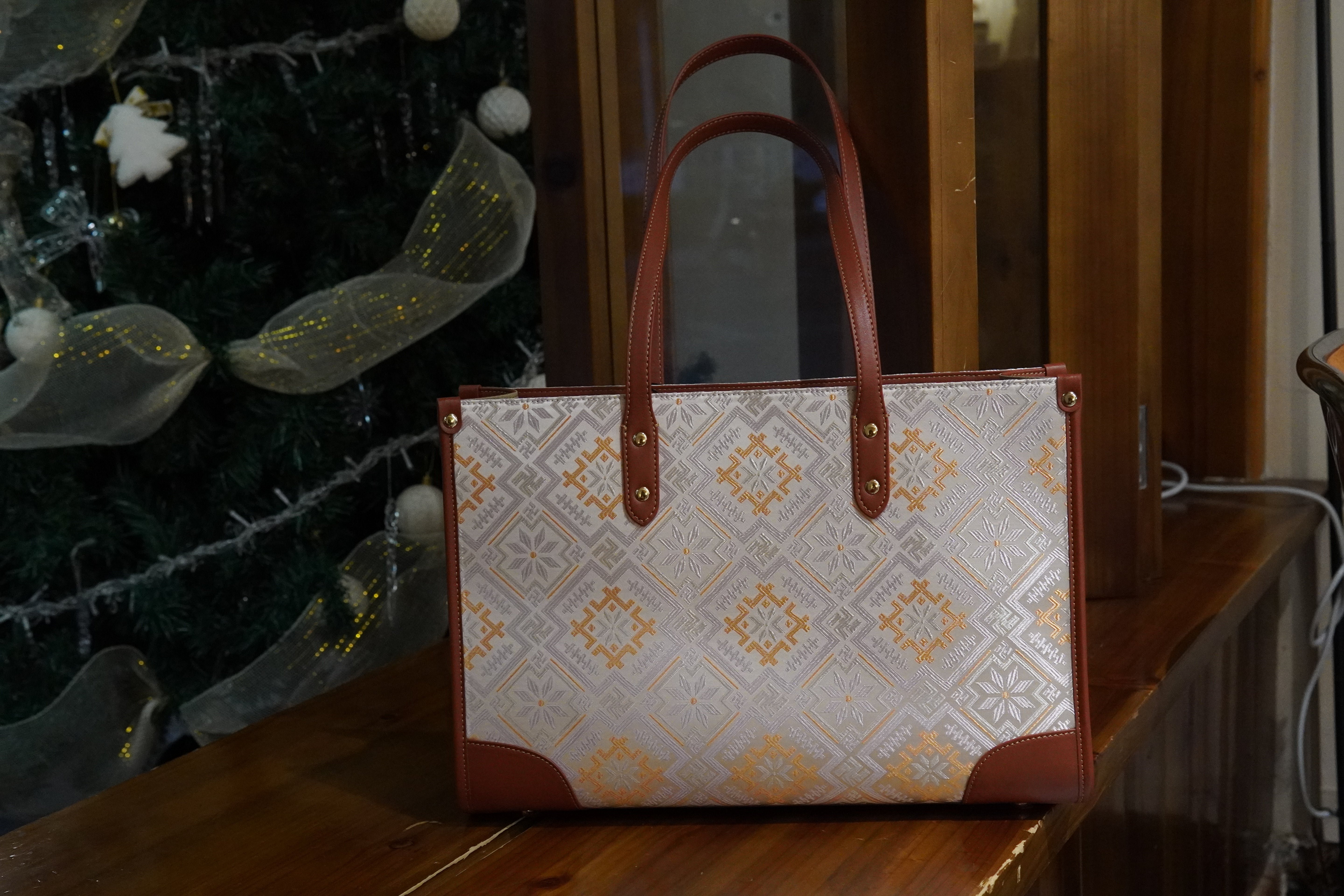 Women's Zhuang Brocade Shoulder Bag - detail image 3