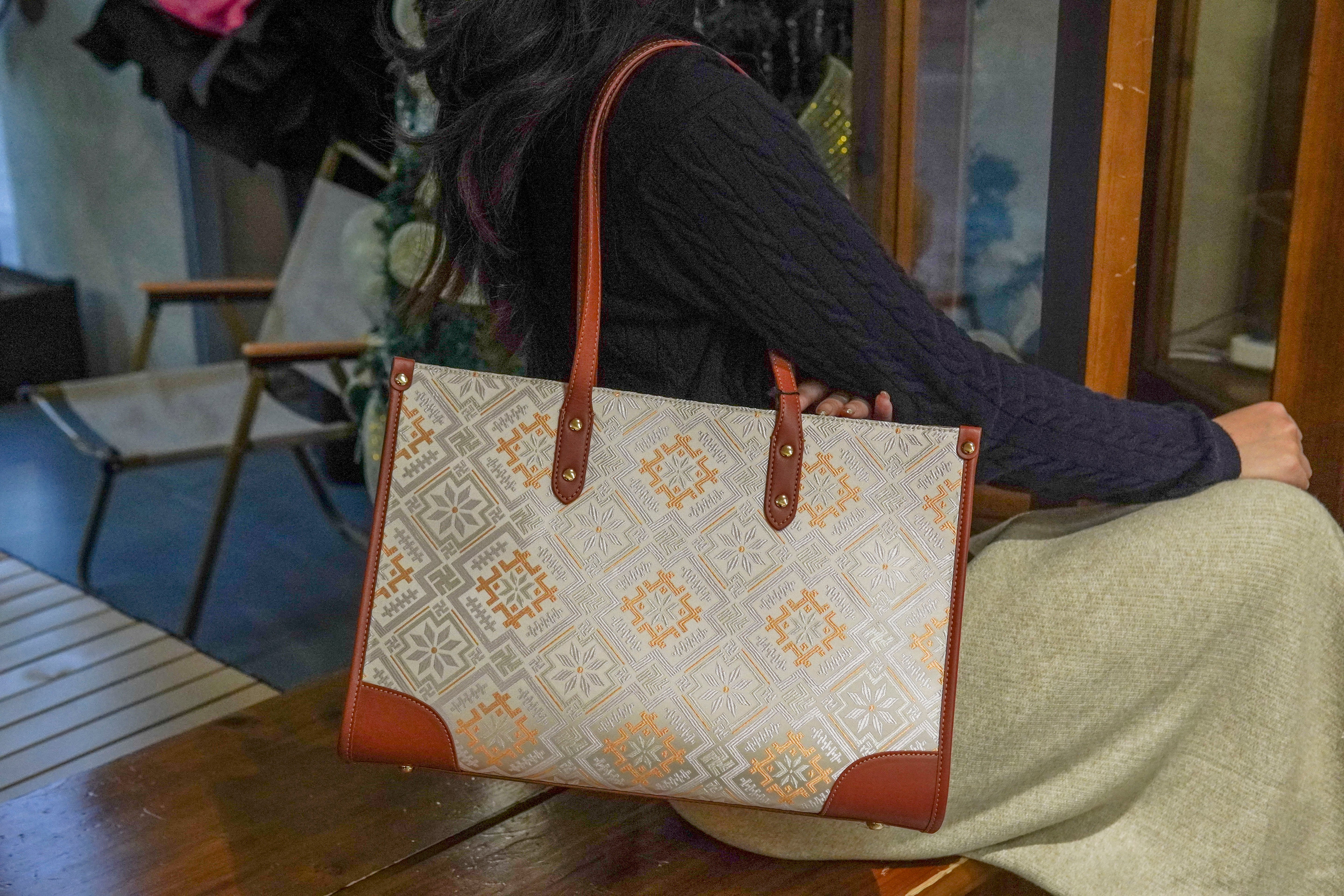Women's Zhuang Brocade Shoulder Bag - detail image 7