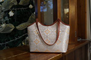 Women's Zhuang Brocade Shoulder Bag - model image 6