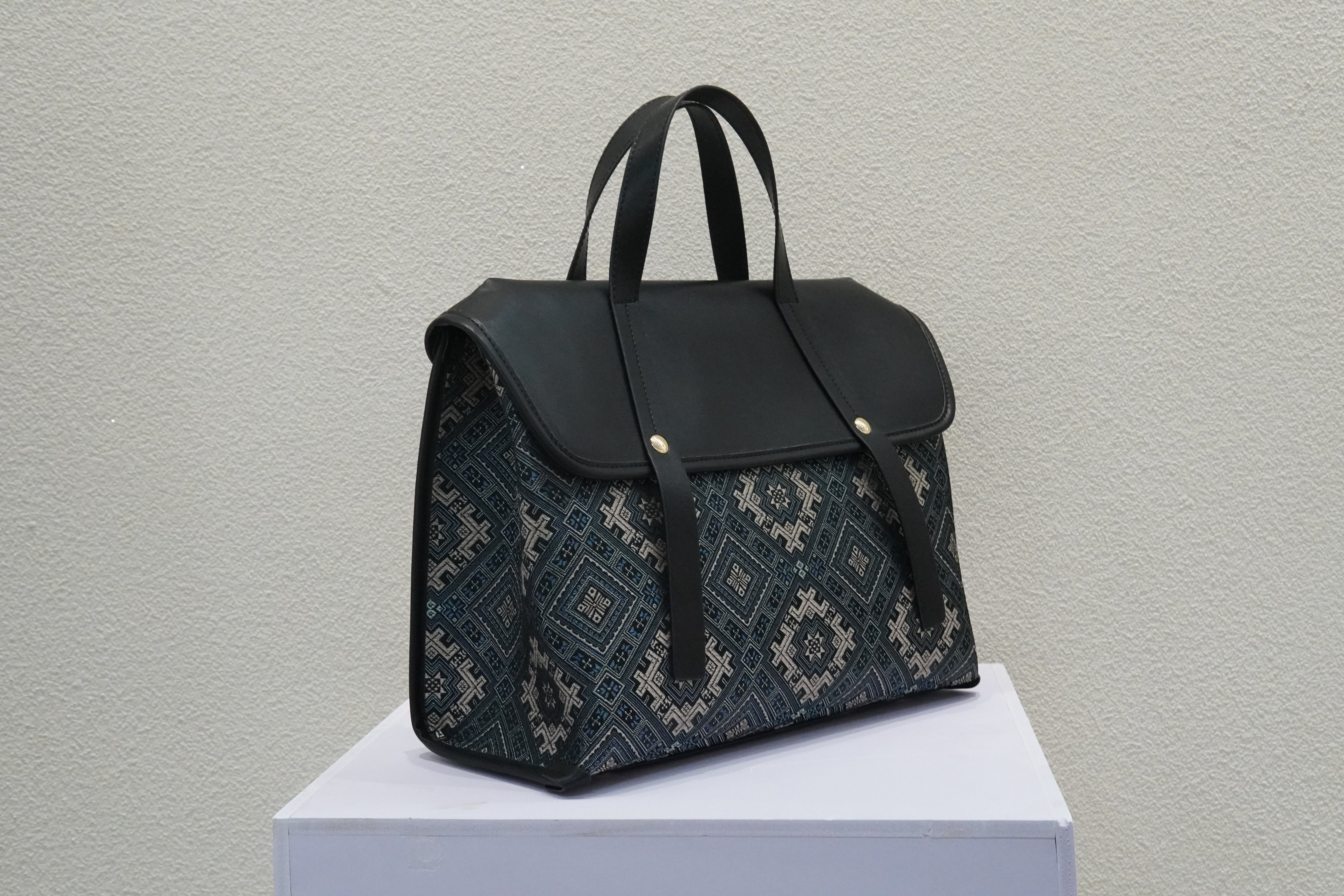 Women's Zhuang Brocade Shoulder Bag - main image 1