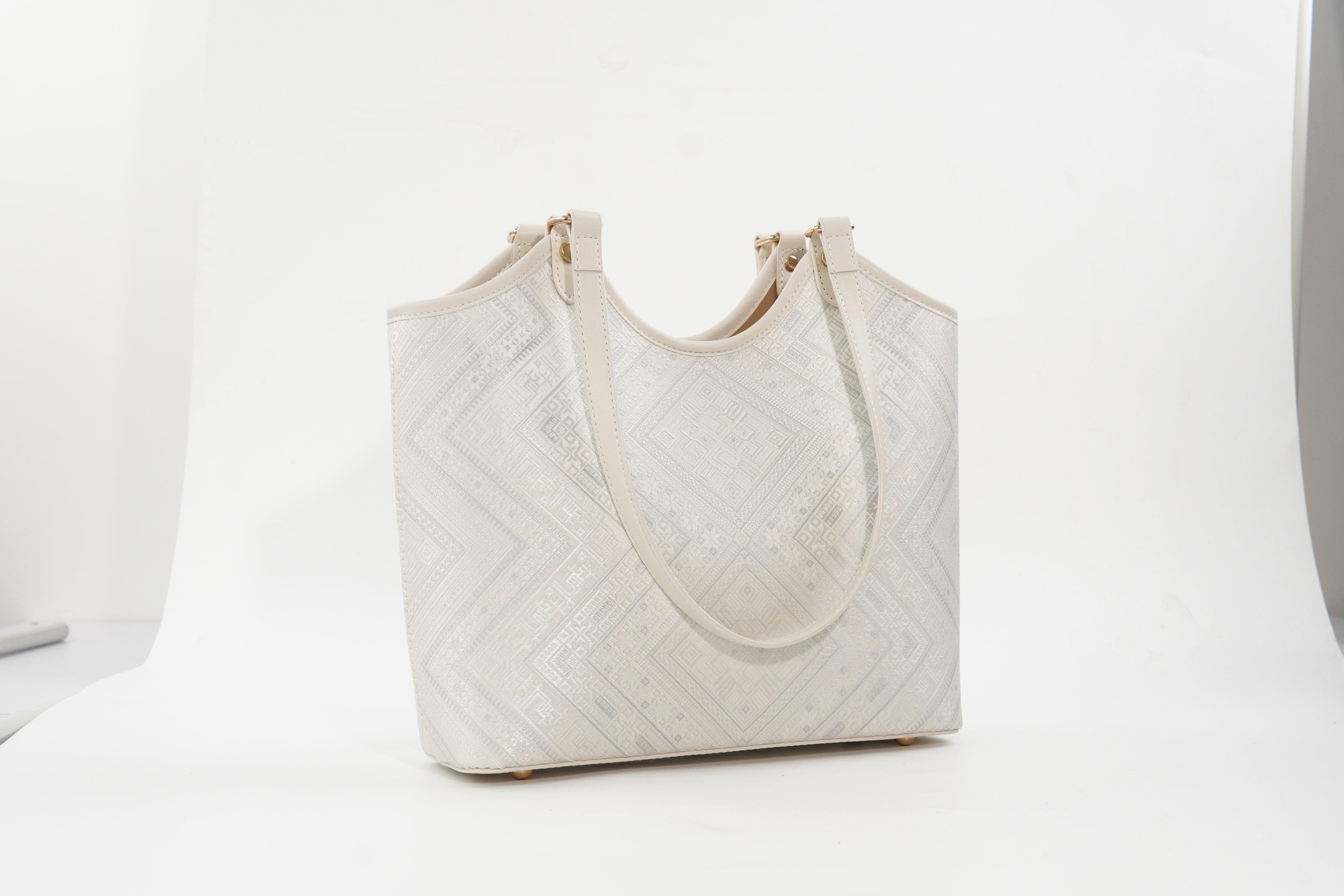 Ivory White brocade tote bag main view