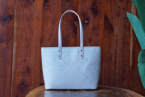 Ivory White brocade tote bag view 08