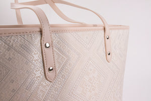 Ivory White brocade tote bag view 10