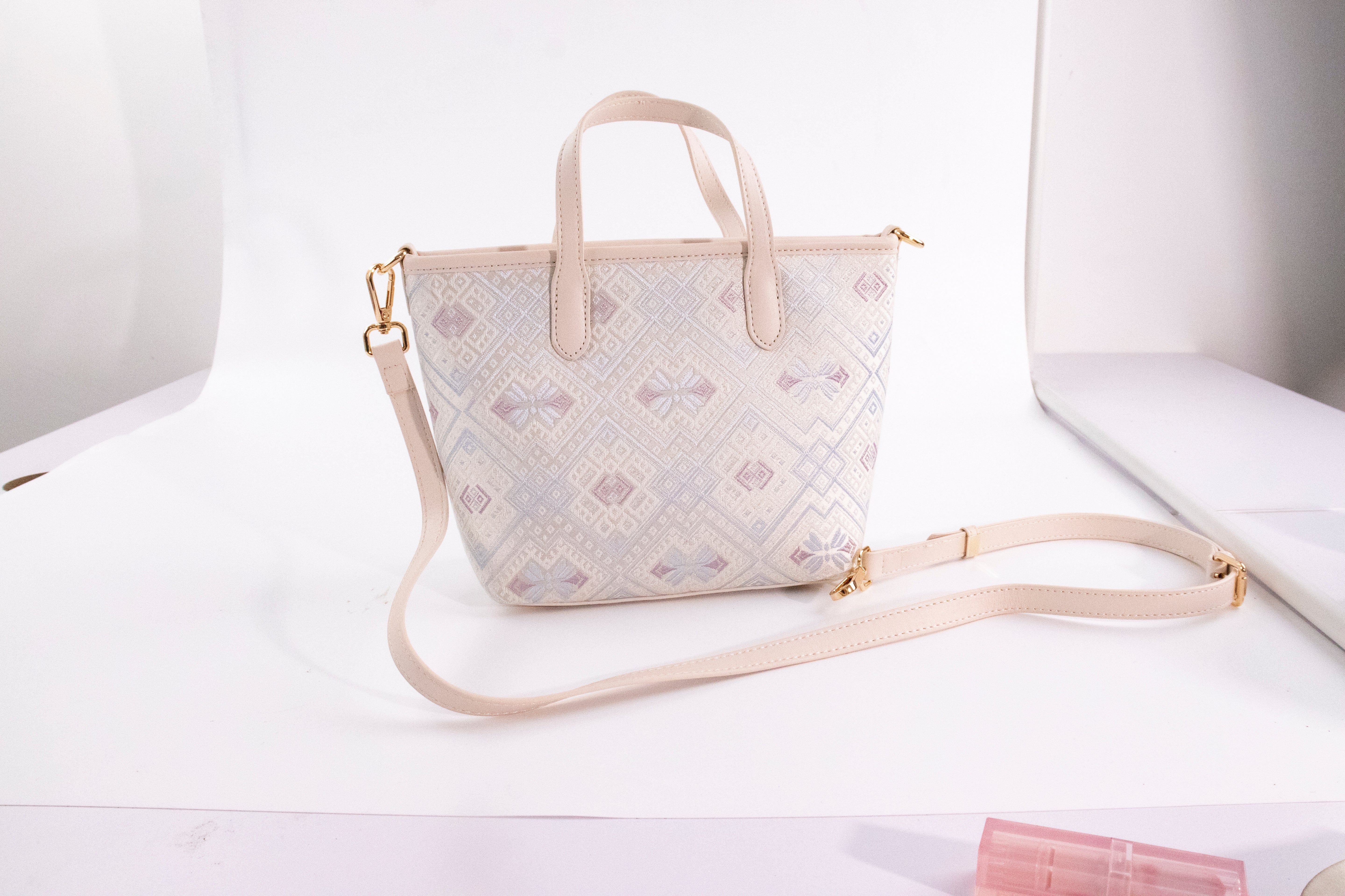 Multicolor brocade crossbody bag view 05