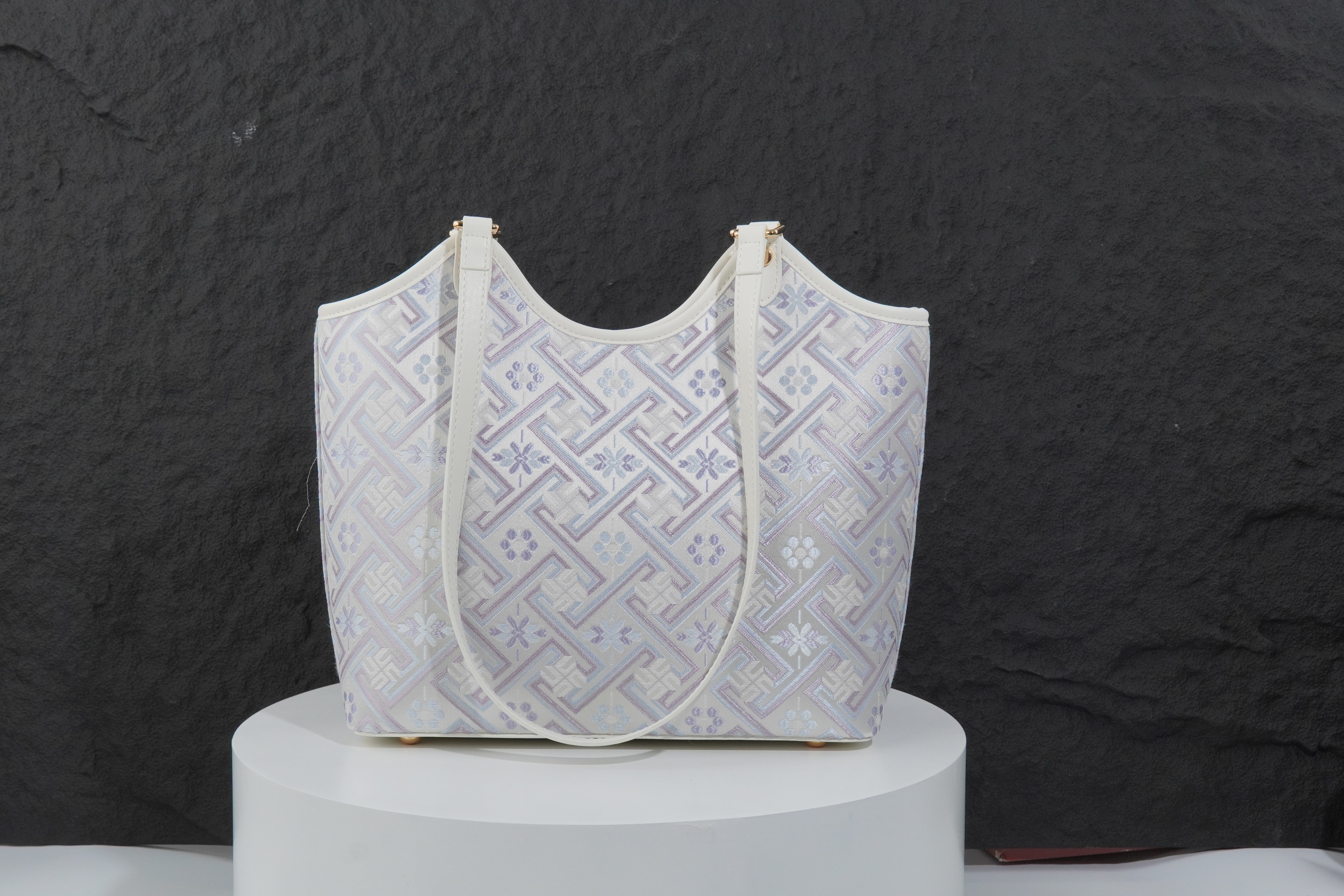 Multicolor brocade tote bag view 08